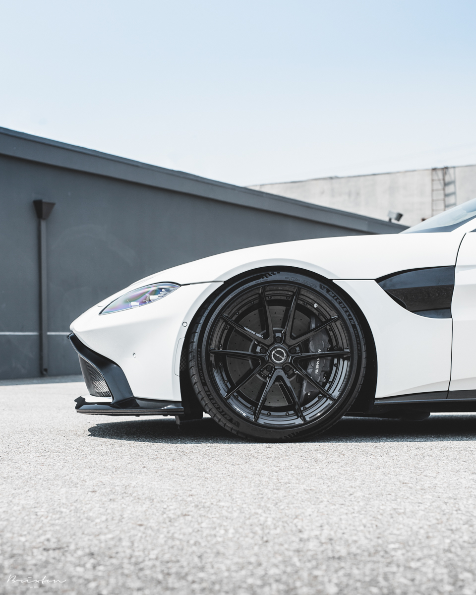 thumbnail interactive-video image 1 of BIMECC M14x2 Alloy Wheel Nuts - 19mm Head, Closed End - Set Of 20 For Aston Martin DBS DB9 Vantage Vanquish 1 of 3