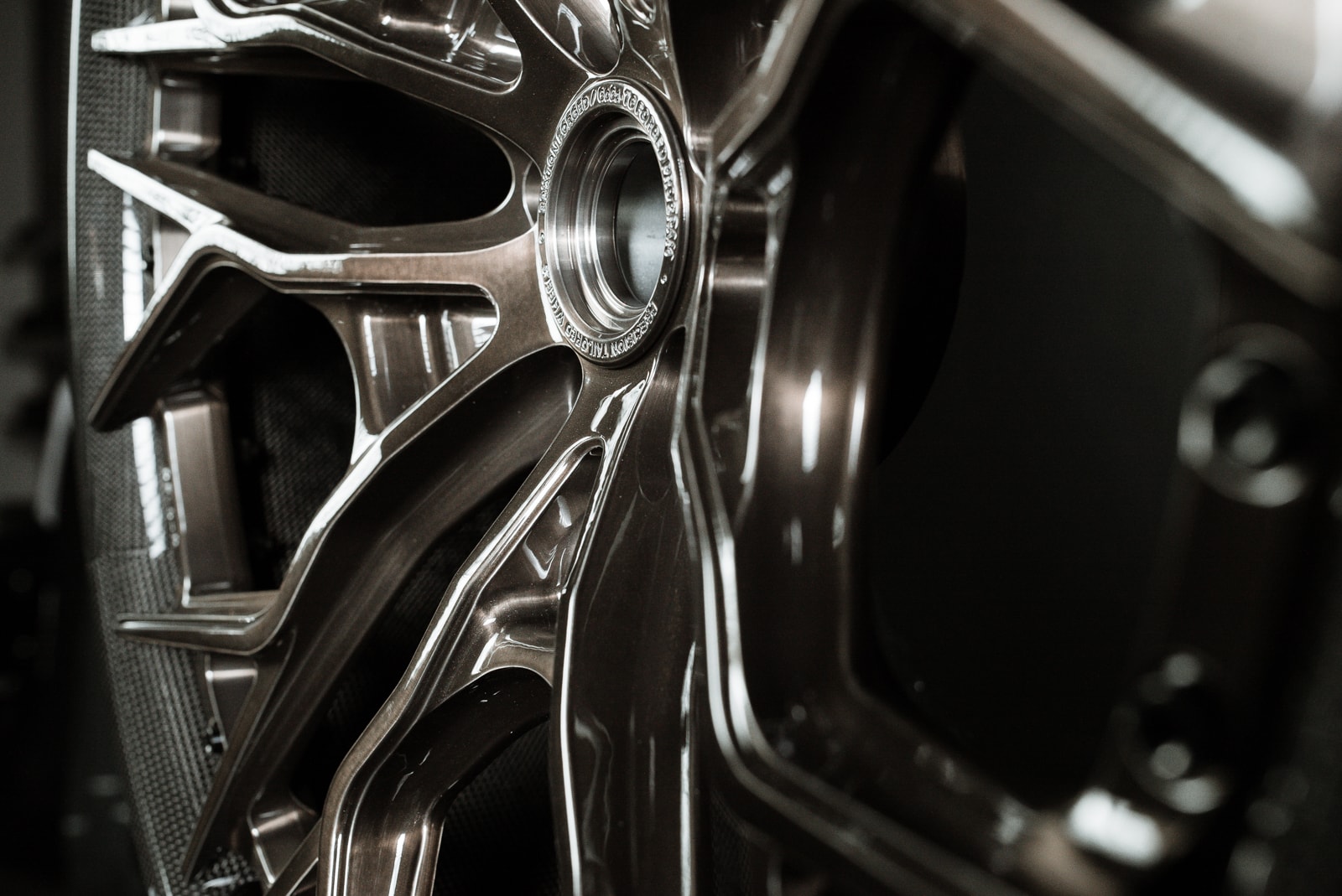 brushed-bronze-forged-wheels-brixton-forged-pf14-r-carbon-dymag-wheels-brushed-carbon-bronze-gloss