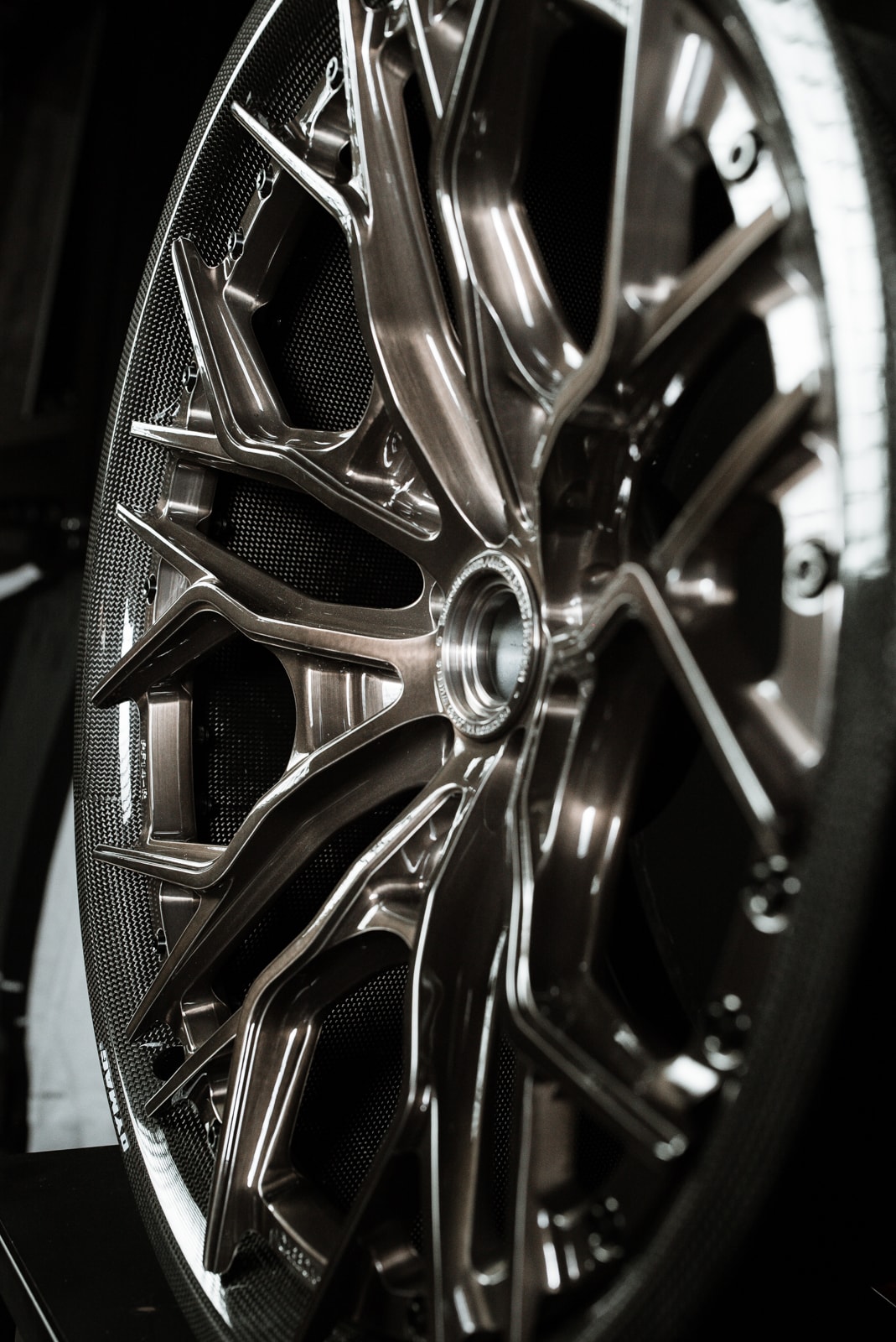 brushed-bronze-forged-wheels-brixton-forged-pf14-r-carbon-dymag-wheels-brushed-carbon-bronze-gloss