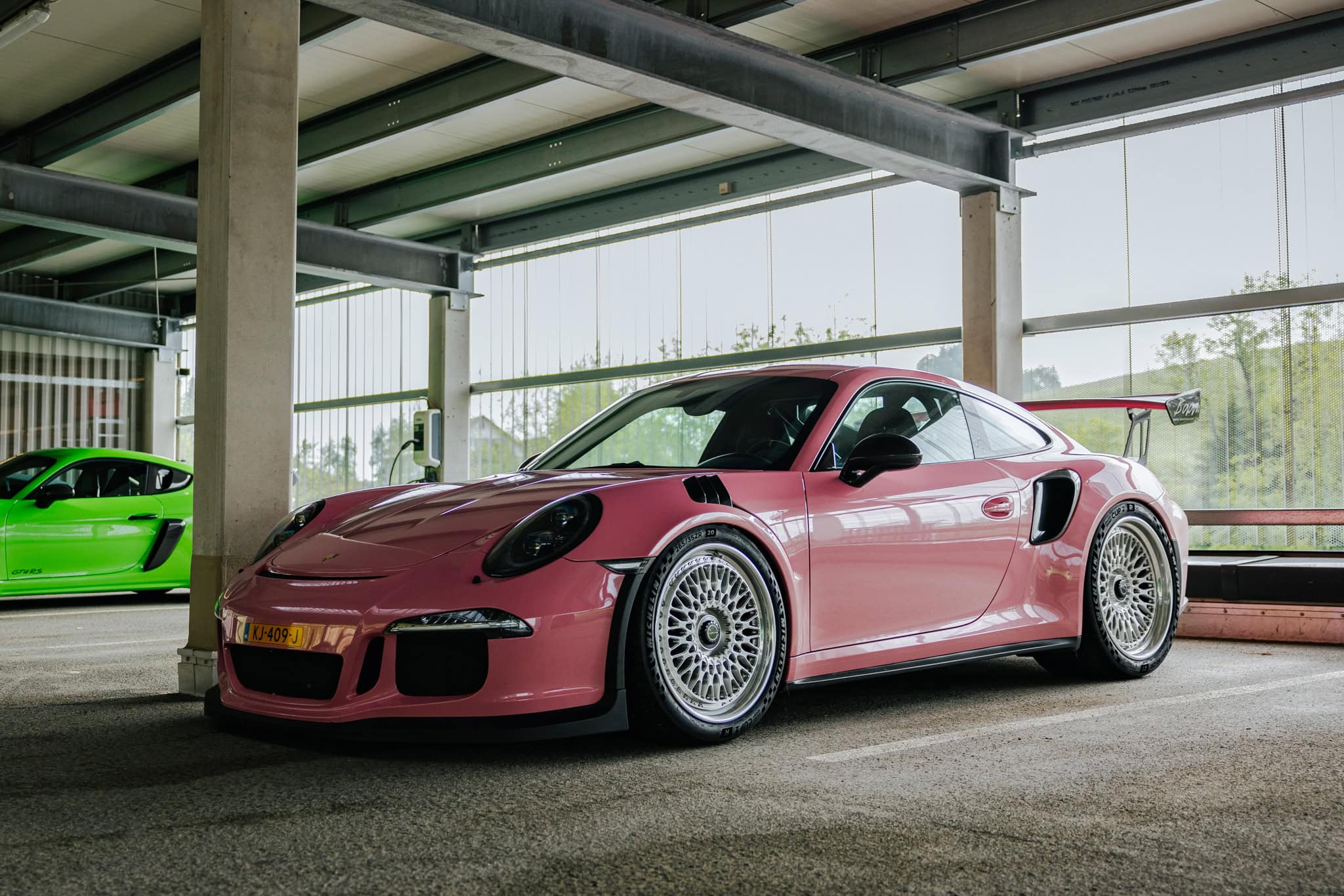991-porsche-gt3rs-pink-brixton-forged-tr20-circuit