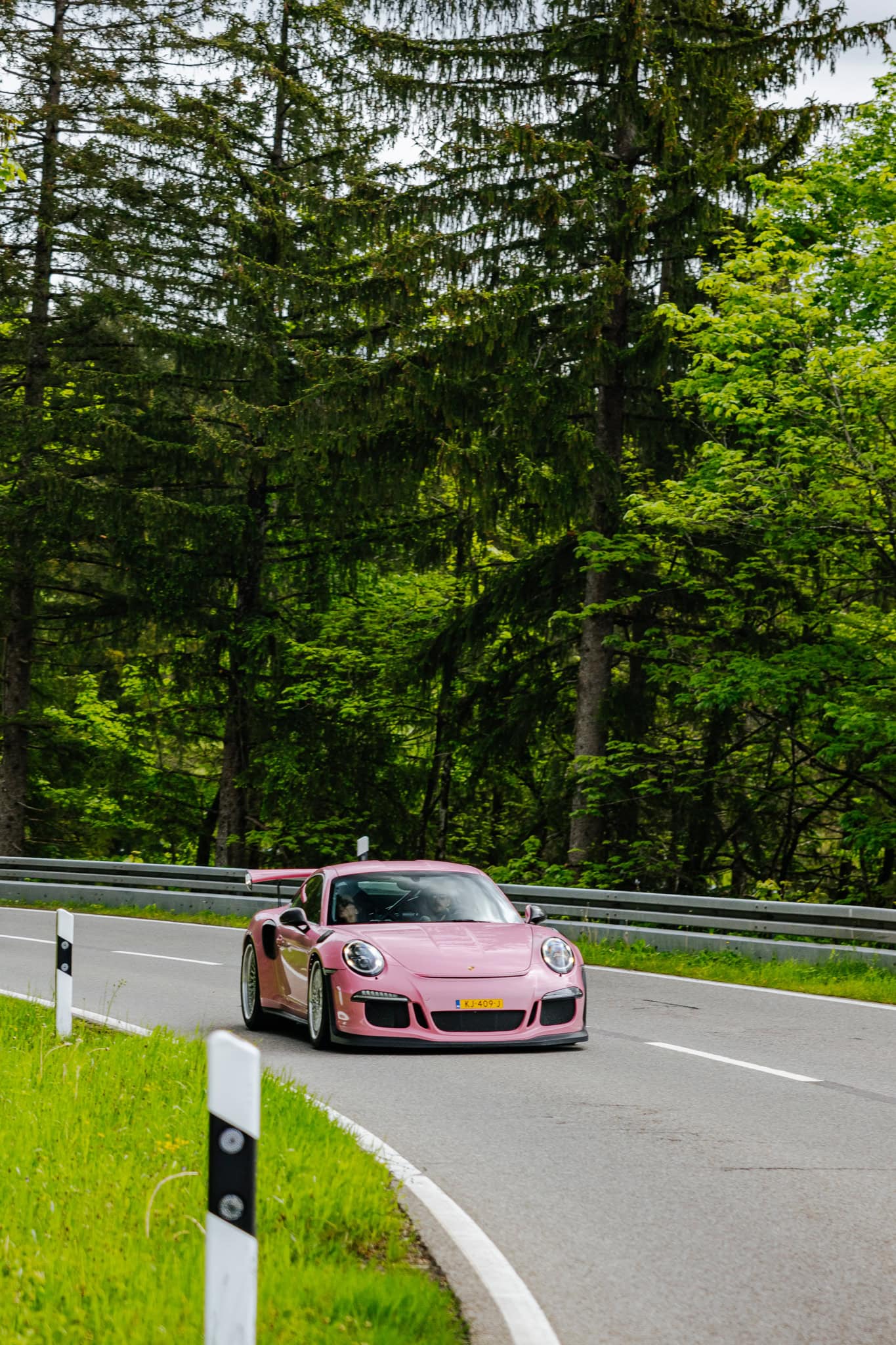 991-porsche-gt3rs-pink-brixton-forged-tr20-circuit