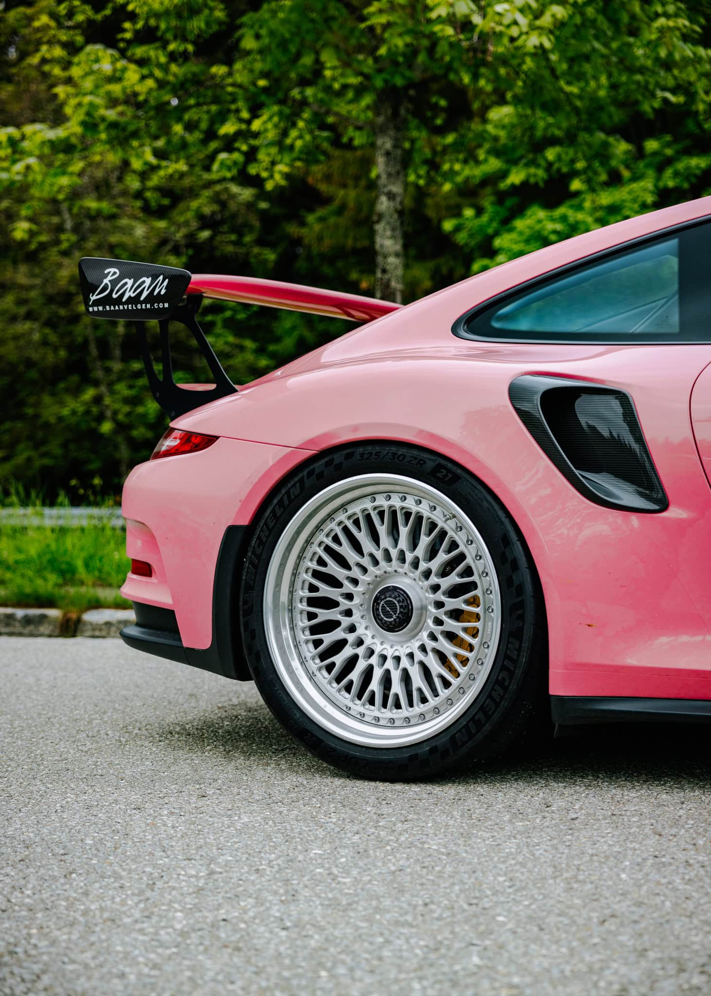 991-porsche-gt3rs-pink-brixton-forged-tr20-circuit