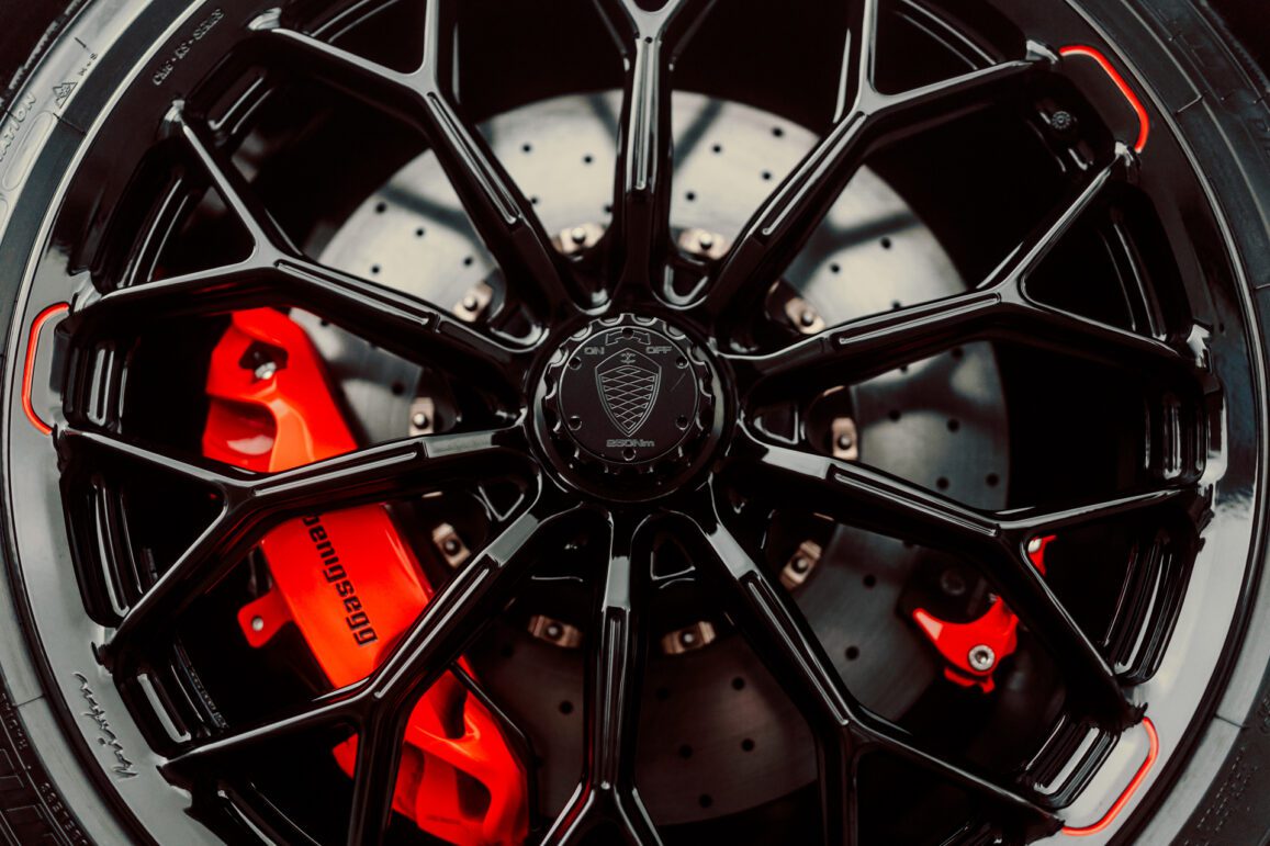 Carbon Koenigsegg Jesko Absolut - Brixton Forged™