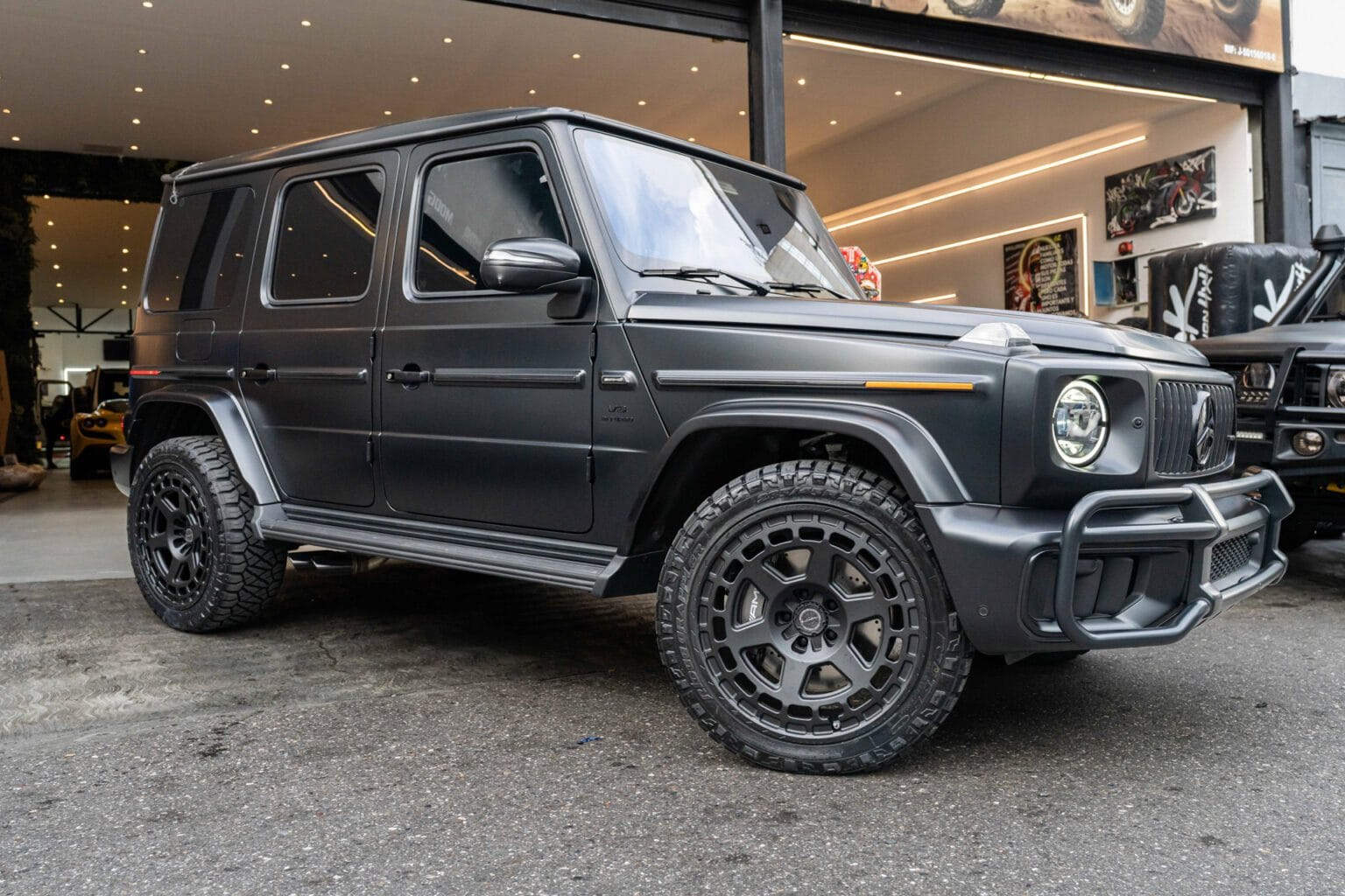 Black Mercedes-Benz G63 AMG - Brixton Forged