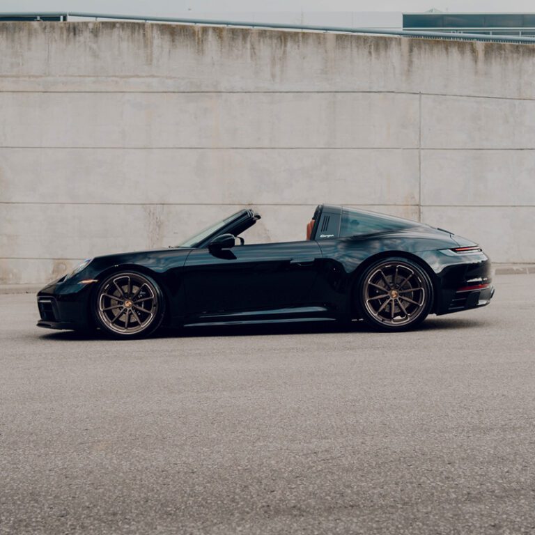 black-porsche-992-targa-4s-wheels-brixton-forged-r11-rs-targa