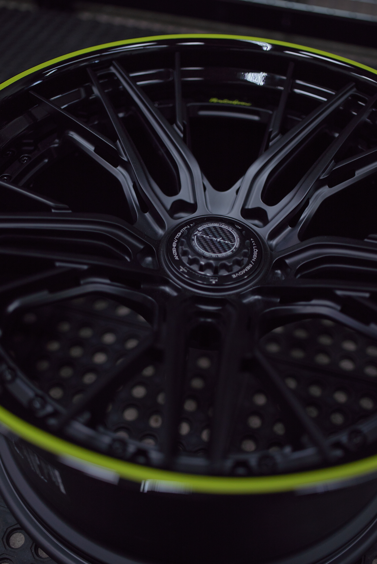 brixton-forged-fde05-targa-series-3-piece-wheels-porsche-lindengreen-black-wheels