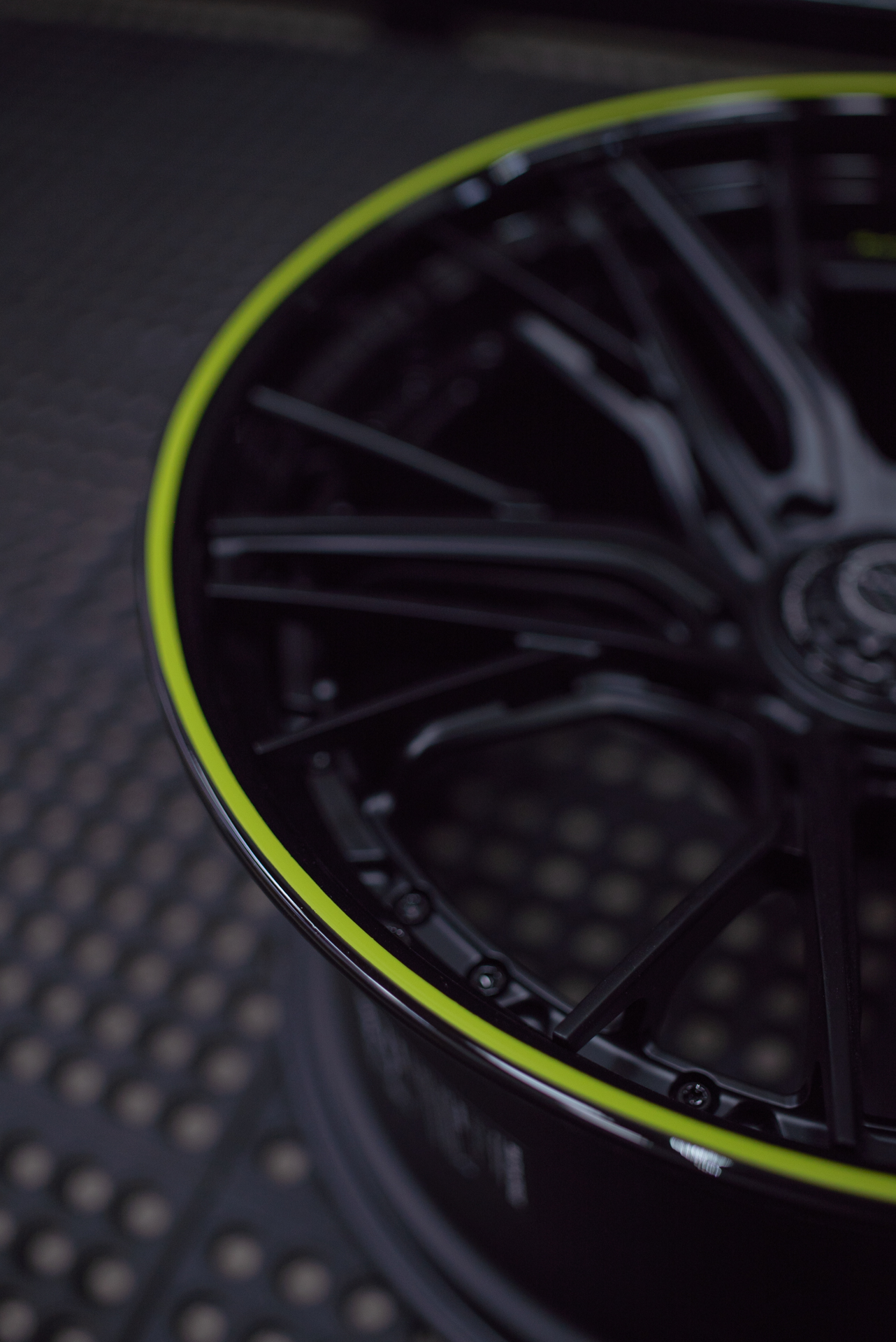 brixton-forged-fde05-targa-series-3-piece-wheels-porsche-lindengreen-black-wheels