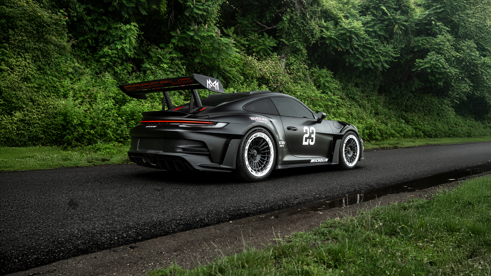 AUTOTart Porsche 911 GT3 RS1/12ブラック 1/12 AUTOart PORSCHE 911 (997) GT3 RS - BLACK WITH ORANGE